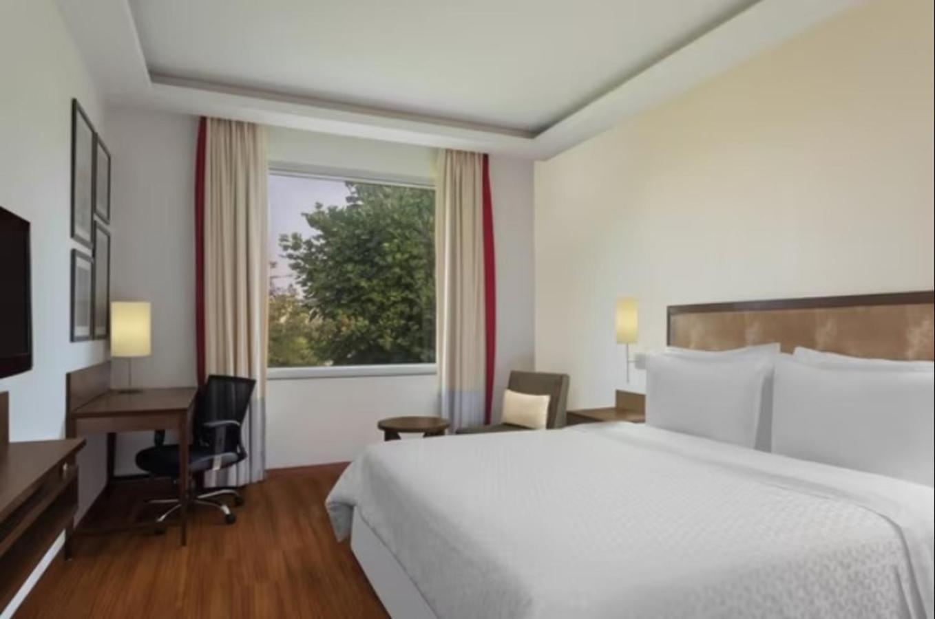 Four Points By Sheraton New Delhi, Airport Highway Eksteriør billede