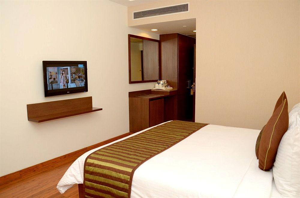 Four Points By Sheraton New Delhi, Airport Highway Eksteriør billede